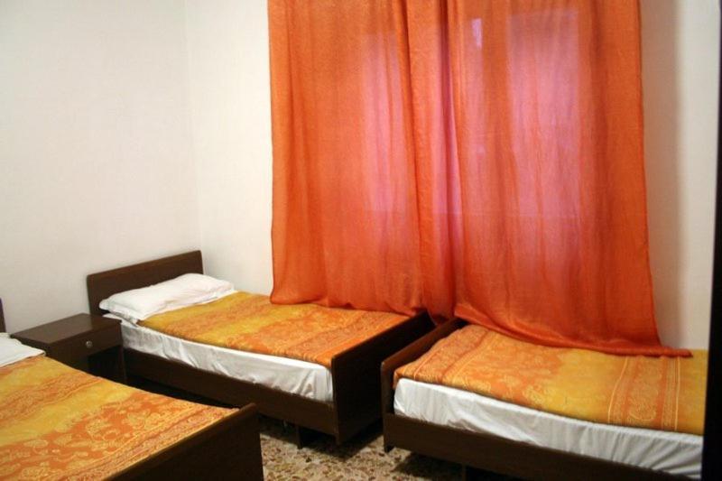 بيرو Family Inn الغرفة الصورة